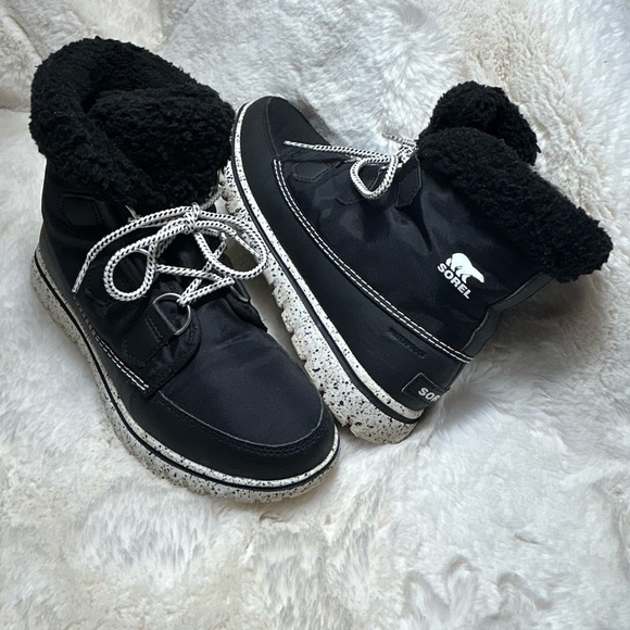 Sorel Cozy Carnival ankle waterproof women’s boots winter snow rain Sz-8.5. M - Picture 2 of 9